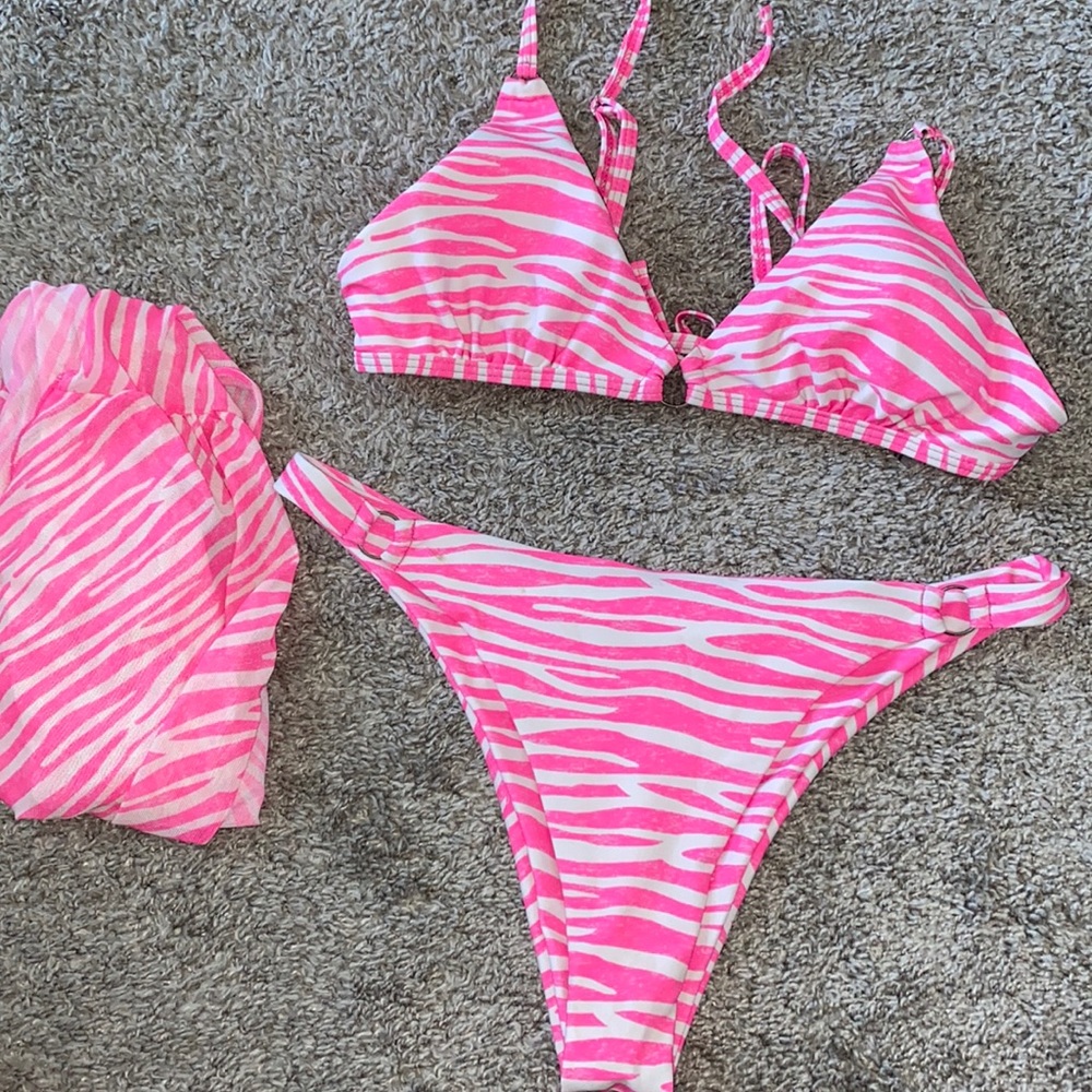 Super cute bikini set with skirt